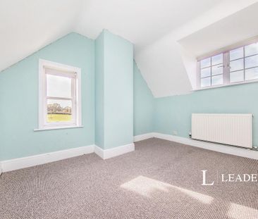 4 bedroom detached house to rent - Photo 3