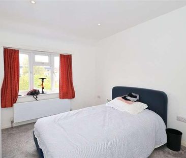 Rydens Way, Woking, Surrey, GU22 - Photo 2