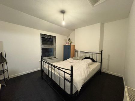 2 bedroom semi-detached house to rent - Photo 3