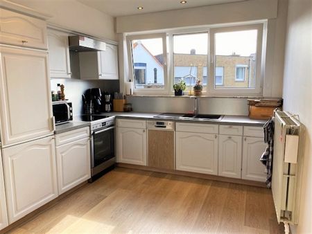 Erg centrale en goed gelegen Bel-Etage met garage en open zicht in Knokke centrum. - Foto 4