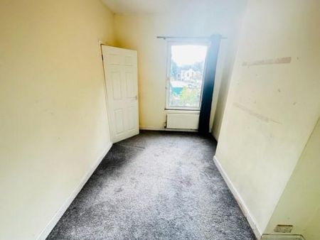 3 bedroom House To Let - Photo 2