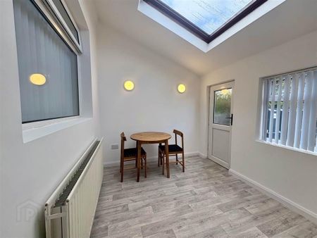 13 Mayfair Avenue, Cregagh, Belfast, BT6 9JA - Photo 2