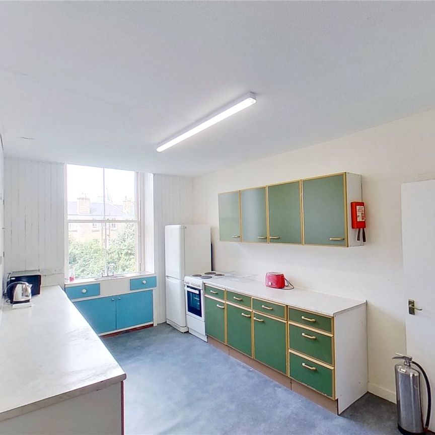 3 bedroom apartment to rent - Photo 1