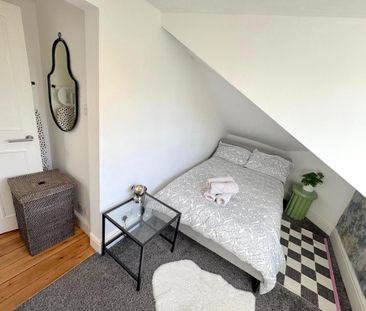 3 bedroom flat to rent - Photo 6