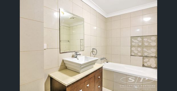 Modern, Conveniently location - Photo 1