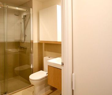 Caulfield North-Luxury Living and Doorstep for everything - Photo 5