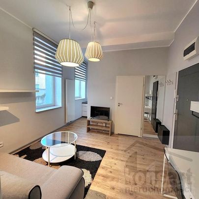 Komfortowe 2 pokoje w centrum z windą i piwnicą. - Фото 1