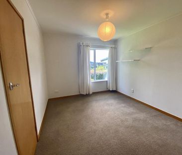 Bright harbour home - Photo 3