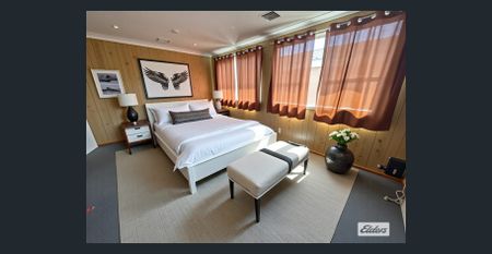 Beautifully Updated Home Close to All Essentials - Photo 2