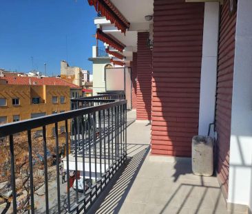 Valencia - Photo 3