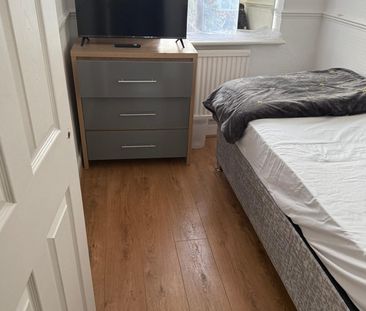 Room in a Shared House, Foxley Road, CR7 - Photo 3