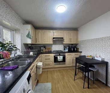 Southwell Avenue, Northolt, UB5 - Photo 6