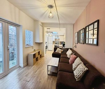 5 bedroom terraced house to rent - Photo 1