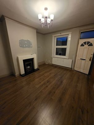 2 Bed Terraced House, Nunnington St, LS12 - Photo 1