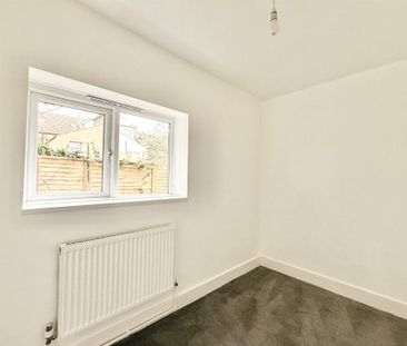 2 bed Flat Wesley Road, Essex, SS1 - Photo 3