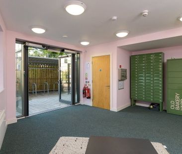 STUDENT PROPERTY - RENT INCLUDES UTILITIES AND WI-FI. An exciting a... - Photo 2