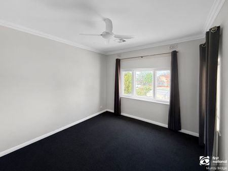 Spacious Family Home + Modern Granny Flat - Photo 2