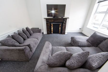 Hartley Avenue, Woodhouse, Leeds - Photo 2