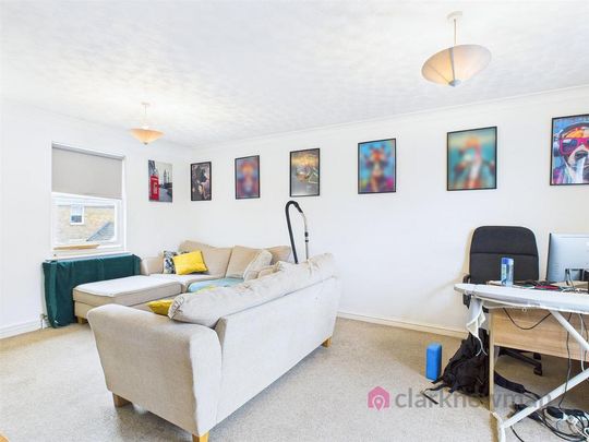 2 bedroom maisonette to rent - Photo 1