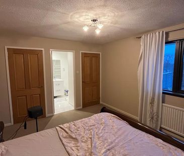 4 bedroom detached house to rent - Photo 4