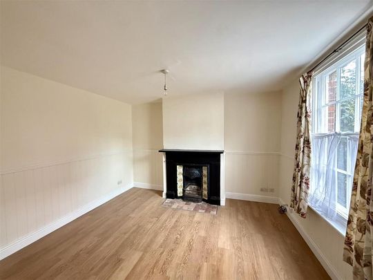 4 bedroom terraced house to rent - Photo 1