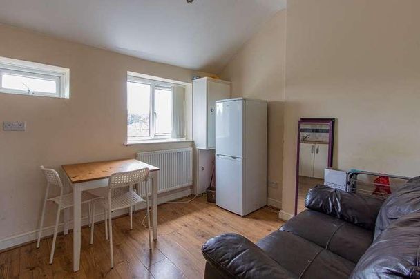 Colum Road, Cathays, CF10 - Photo 1