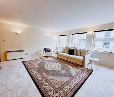2 bedroom Flat To Let - Photo 1