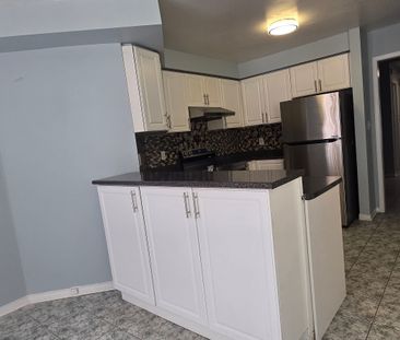 For Lease - 23 Booth Crescent, Ajax, Ontario - Photo 4