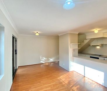 12/5-17 Queen Street, Newtown NSW 2042 - House For Rent | Domain - Photo 5