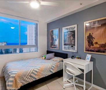 Surfers Paradise - Photo 1