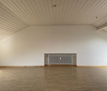 Charming 2.5-room attic apartment with a cosy living ambience - Foto 6