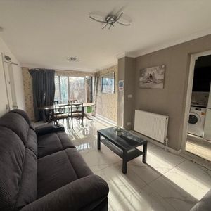 Belfast Walk, DERBY, DE21 - Photo 2