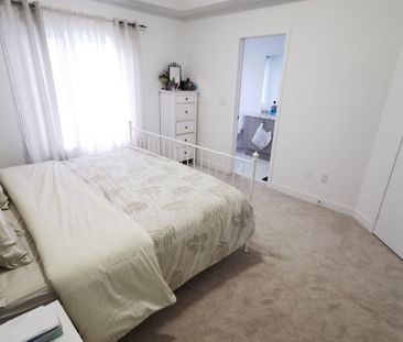 For Lease - 167 Harding Park Street, Newmarket, Ontario - Photo 3