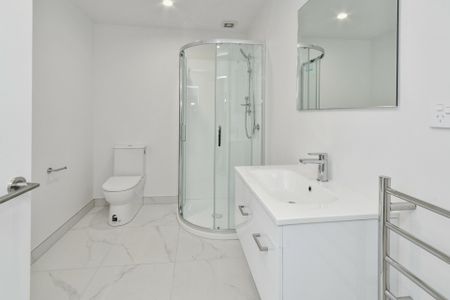 One Bedroom Loft - Self Contained - Photo 3