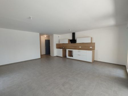 Location Appartement 3 pièces 71m² ALLONZIER LA CAILLE 74350 - Photo 3