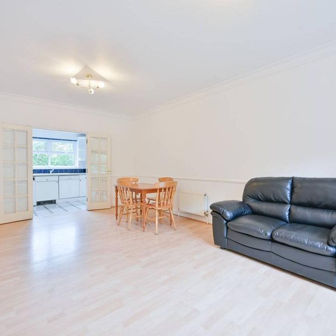 2 bedroom flat to rent - Photo 1