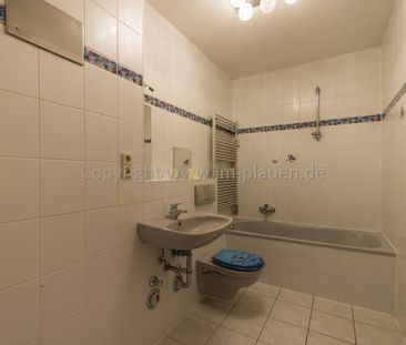 Balkon - Einbauküche - Weitblick - 77 m² | 3-Zimmer-Wohnung Plauen ... - Photo 4