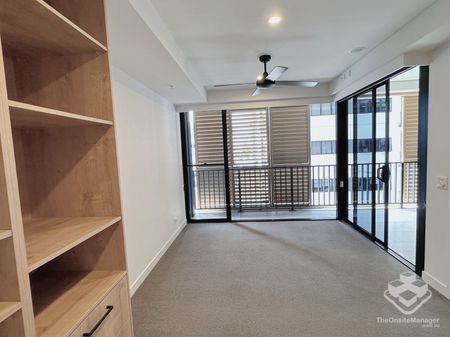 Two Bedroom Apartment in Prime Newstead Location - Photo 2