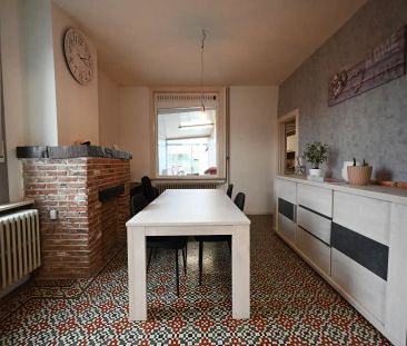 Woning met 3 slaapkamers en 3 garages - Photo 6