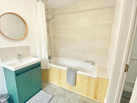 Room For Rent Queen Street, Pontypridd - Photo 5