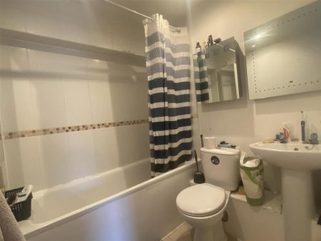 1 bedroom flat to rent - Photo 4