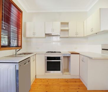 NEAT, SWEET & IN A CENTRAL LOCATION!! - Photo 3