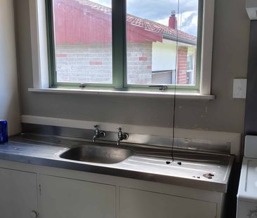 3 Bedrooms & 1 Bathroom - Photo 1