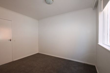 ONE-BEDROOM METRES FROM THE BEACH - Photo 2