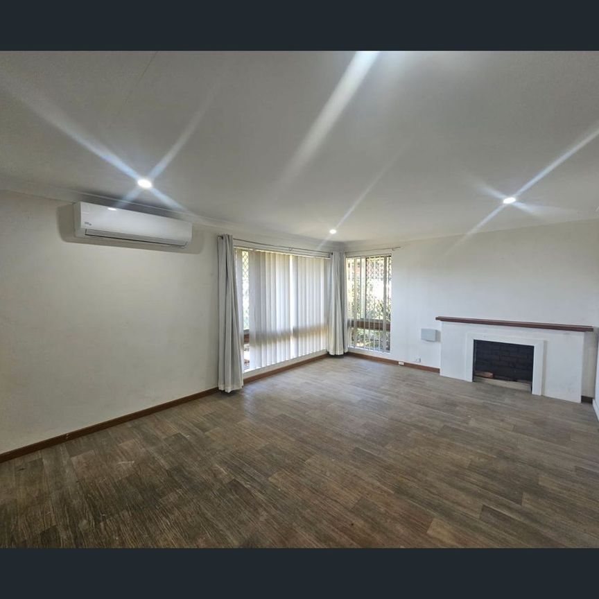 32 Ward Cres., Kelmscott, WA 6111 - Photo 1