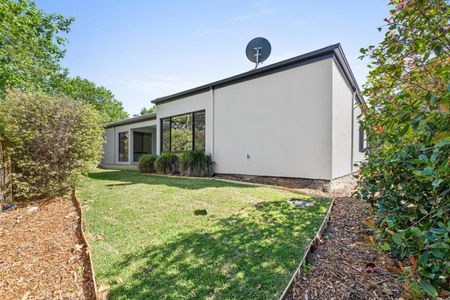 Large Family Home - Two Living Areas! - Photo 5