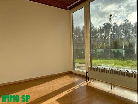 Charmant huis met 3 slaapkamers en grote tuin. - Photo 2