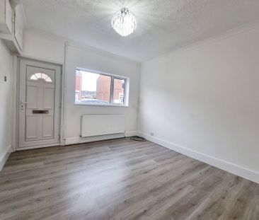 North Parade, Scunthorpe - Photo 4