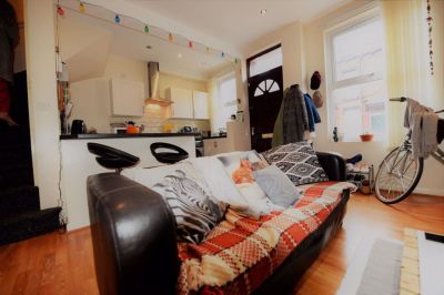 2 bedroom House in Thornville Avenue, Leeds - Photo 2