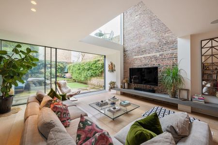 4 bedroom terraced house to rent - Photo 3